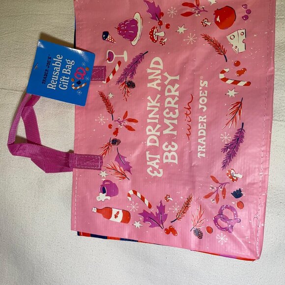 NWT! Set of 3: Trader Joe's Reusable Holiday Gift Bag Set - Picture 4 of 11